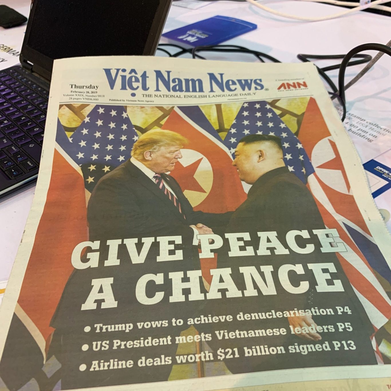 Vietnam News mit Titelseite zu Gipfeltreffen zwischen Donald Trump und Kim Jong Un in Hanoi, 2019, Copyright Andreas Landwehr