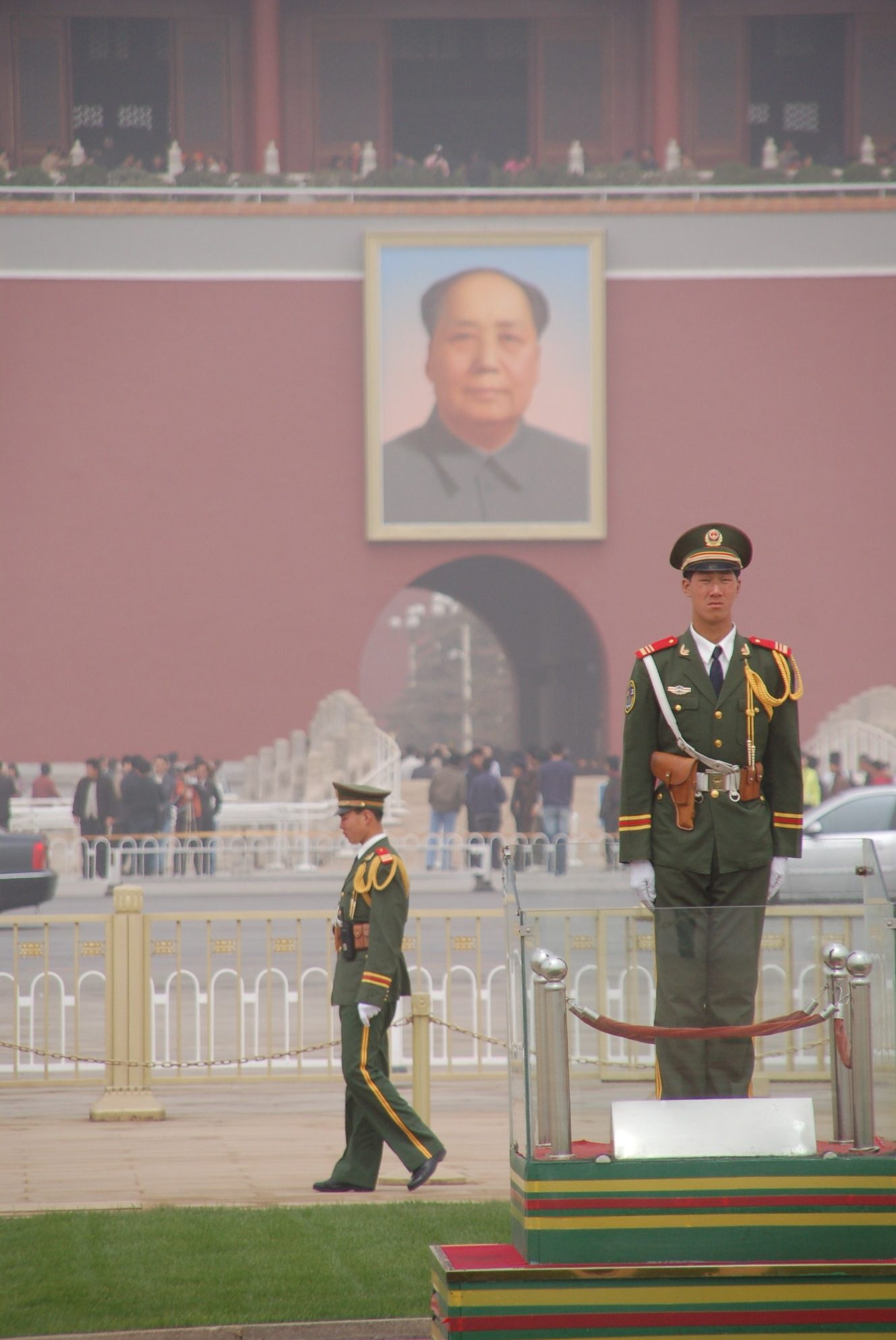 Wachsoldat vor Tian'anmen-Tor in Peking